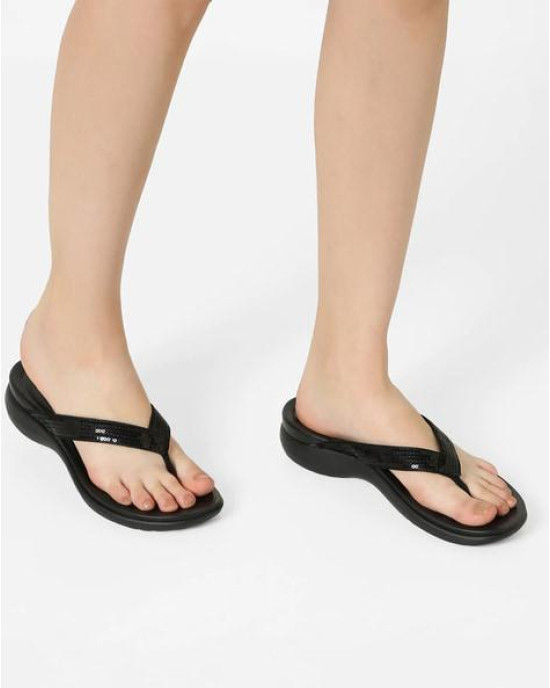 Crocs Slipper, Black Strappy Flip-Flops Crocs Slipper, Black Strappy Flip-Flops